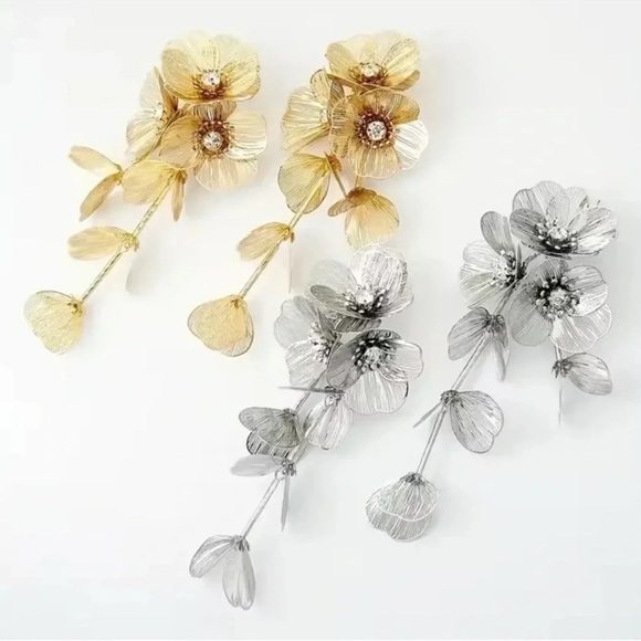 Zara Kate Middleton Cascading Gold Flower Earrings - Picture 9 of 12